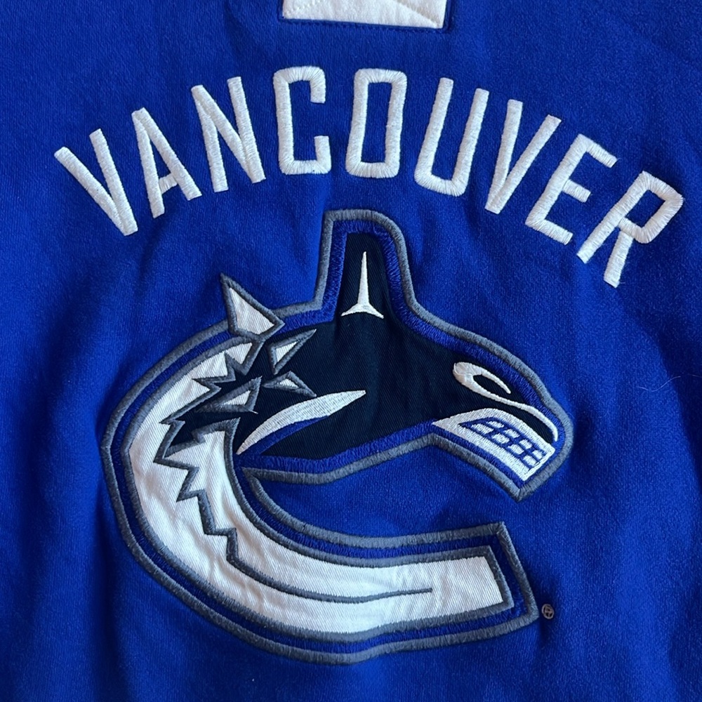 Vancouver Canucks‎ Men’s Embroidered Hoodie Size Small